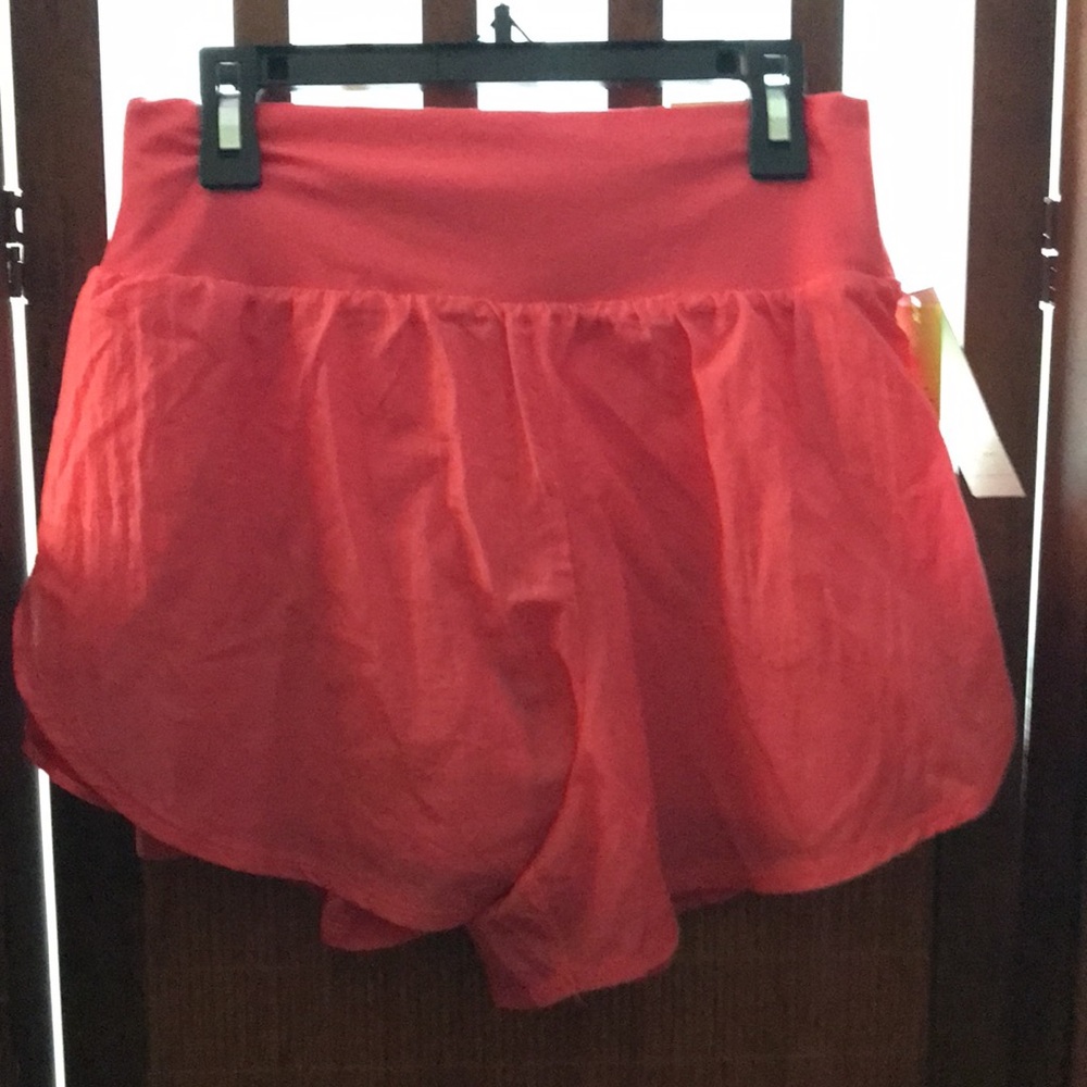 All In Motion Shorts S‎ 🌸 - Picture 2 of 5